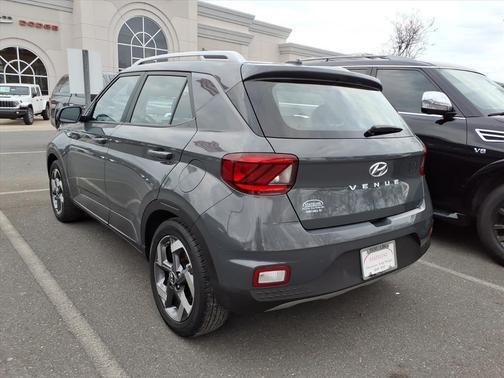 2024 Hyundai VENUE SEL