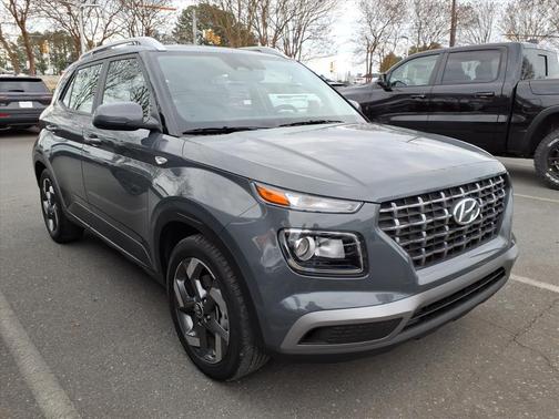 2024 Hyundai VENUE SEL