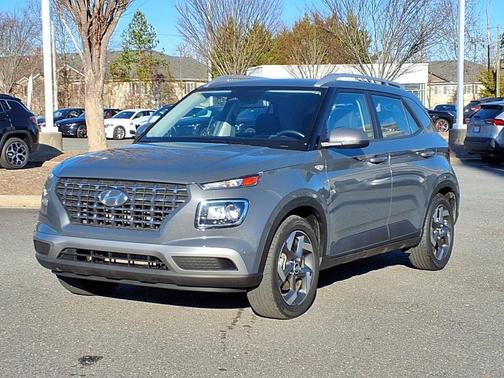 2024 Hyundai VENUE SEL