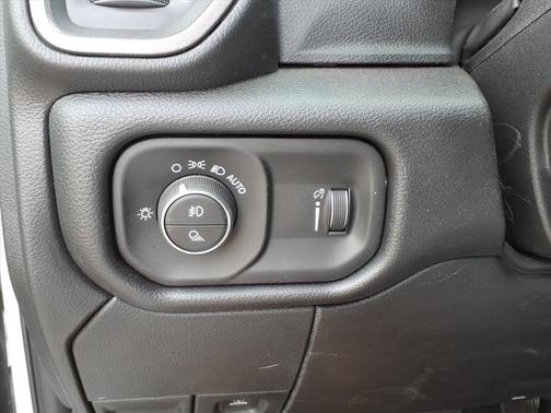 2026 RAM 2500 Black Express Crew Cab 4x4 6'4' Box