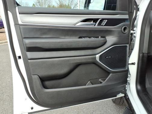 2025 Jeep Wagoneer L Series II Carbide 4x4