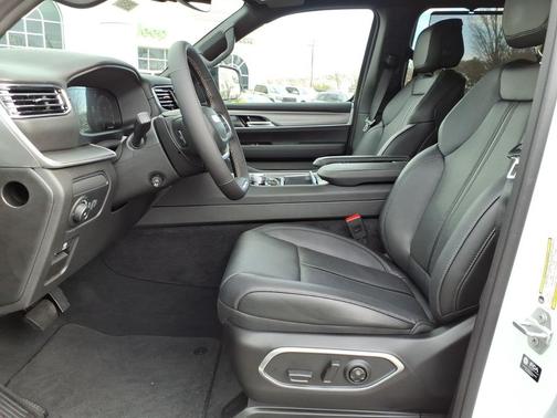 2025 Jeep Wagoneer L Series II Carbide 4x4