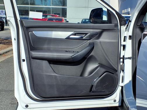 2025 VinFast VF 8 Plus