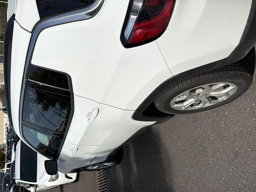 Bright White Clearcoat 2024 Jeep Compass Latitude