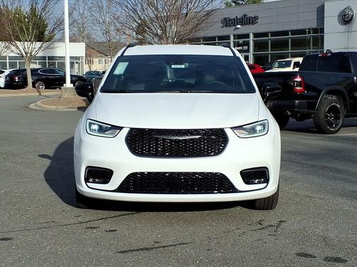 2026 Chrysler Pacifica L