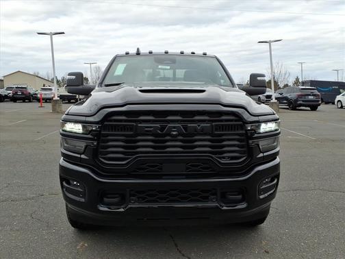 2026 RAM 2500 Tradesman Crew Cab 4x4 6'4' Box