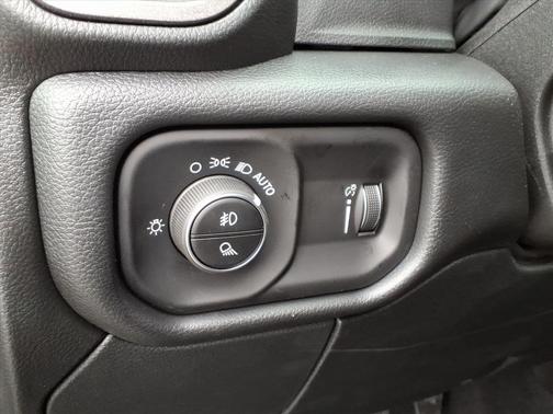 2026 RAM 2500 Tradesman Crew Cab 4x4 6'4' Box