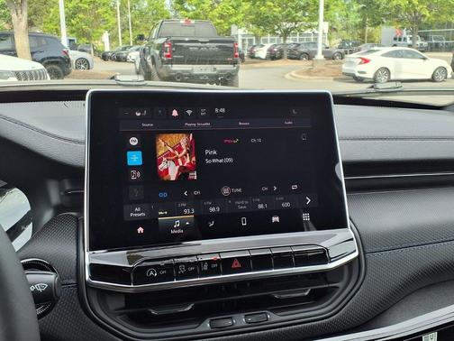 Silver Zynith Metallic Clearcoat 2026 Jeep Compass Latitude