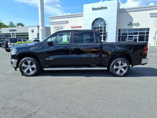 Diamond Black Crystal Pearlcoat 2024 RAM 1500 Laramie