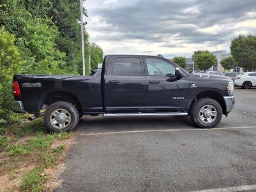 2020 RAM 2500 Tradesman Crew Cab 4X4 6'4' Box