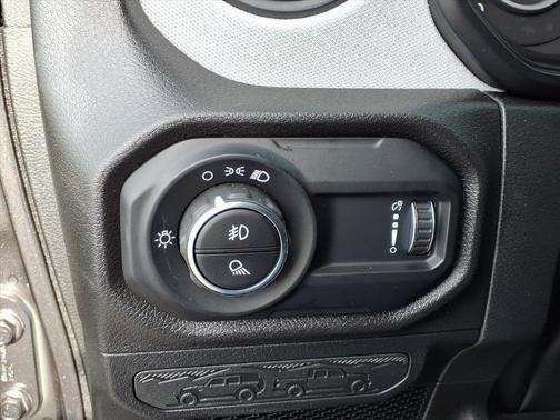 2026 Jeep Gladiator Sport