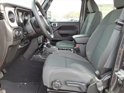 2026 Jeep Gladiator Sport