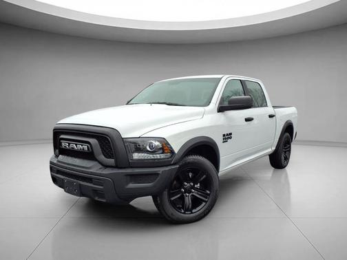 2024 RAM 1500 Classic Warlock Crew Cab 4x2 5'7' Box