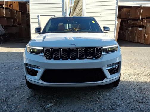 2022 Jeep Grand Cherokee Summit