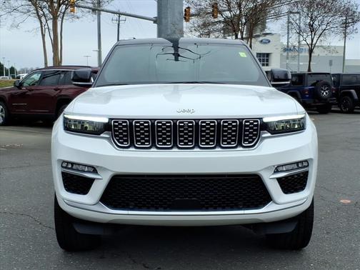 2022 Jeep Grand Cherokee Summit