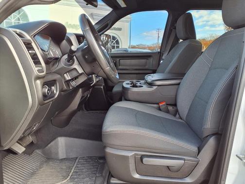 2024 RAM 3500 Tradesman Crew Cab 4x4 8' Box