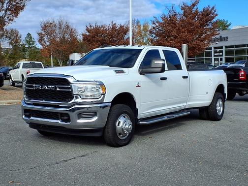 2024 RAM 3500 Tradesman Crew Cab 4x4 8' Box