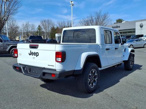 2026 Jeep Gladiator Sahara 4x4