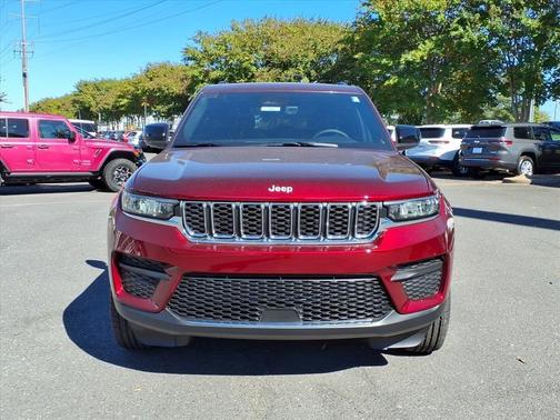 2025 Jeep Grand Cherokee Laredo