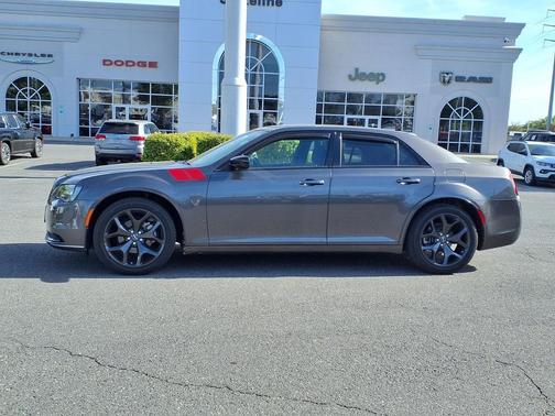 Granite Crystal Metallic Clearcoat 2022 Chrysler 300 Touring