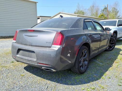 Granite Crystal Metallic Clearcoat 2022 Chrysler 300 Touring