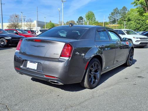 Granite Crystal Metallic Clearcoat 2022 Chrysler 300 Touring
