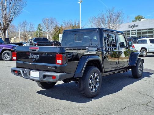 2026 Jeep Gladiator Sahara 4x4