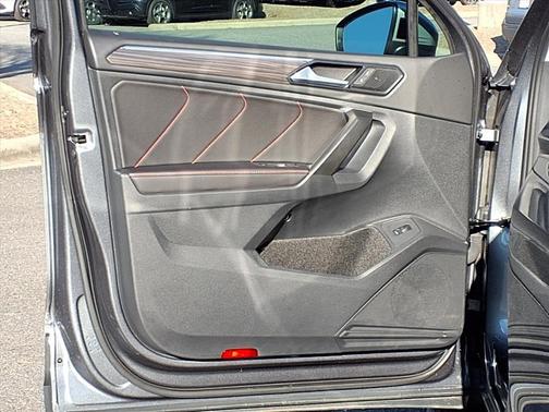 2024 Volkswagen Tiguan 2.0T Wolfsburg Edition