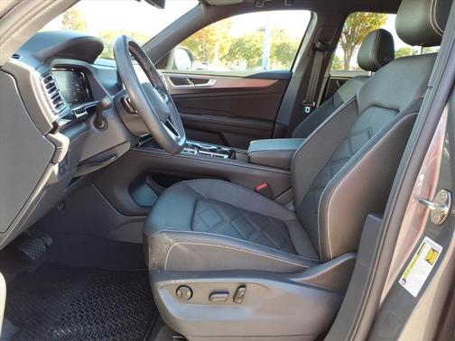 2024 Volkswagen Atlas Cross Sport 2.0T SE w/Technology 4MOTION