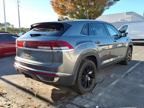 2024 Volkswagen Atlas Cross Sport 2.0T SE w/Technology 4MOTION