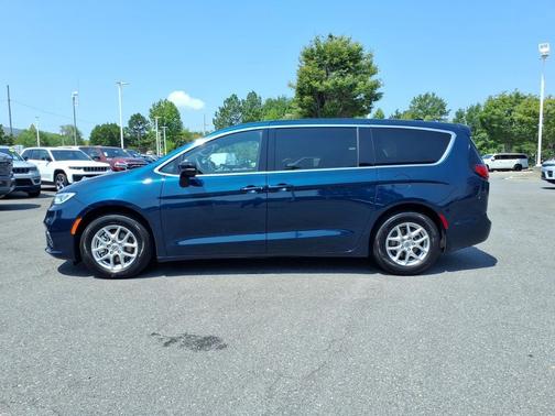 Fathom Blue Pearlcoat 2025 Chrysler Pacifica L