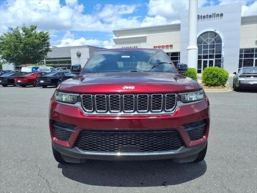 2025 Jeep Grand Cherokee Laredo