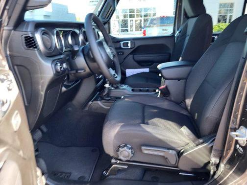 2023 Jeep Gladiator Sport S