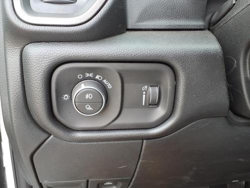 2026 RAM 2500 Black Express Crew Cab 4x4 6'4' Box