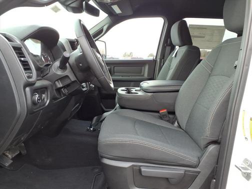 2026 RAM 2500 Black Express Crew Cab 4x4 6'4' Box