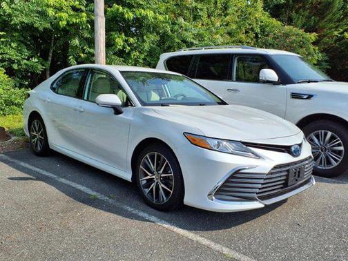 2023 Toyota Camry Hybrid XLE