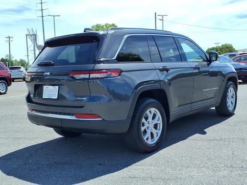 Baltic Gray Metallic Clearcoat 2023 Jeep Grand Cherokee Limited