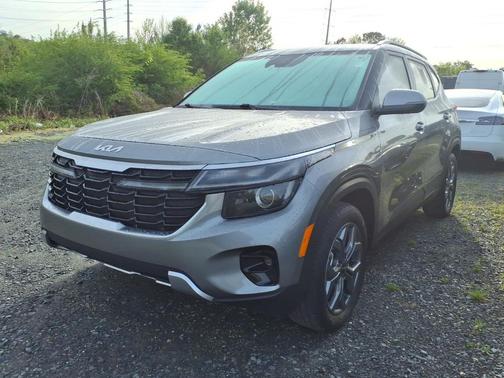 Steel Gray 2024 Kia Seltos S