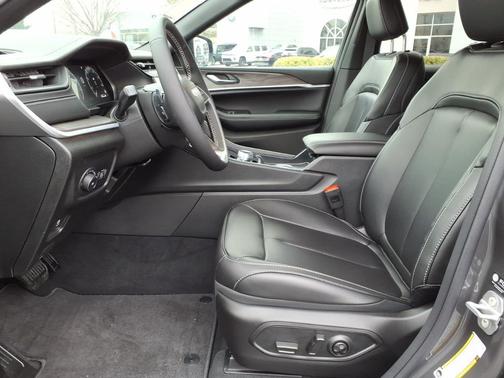 Baltic Gray Metallic Clearcoat 2026 Jeep Grand Cherokee Limited