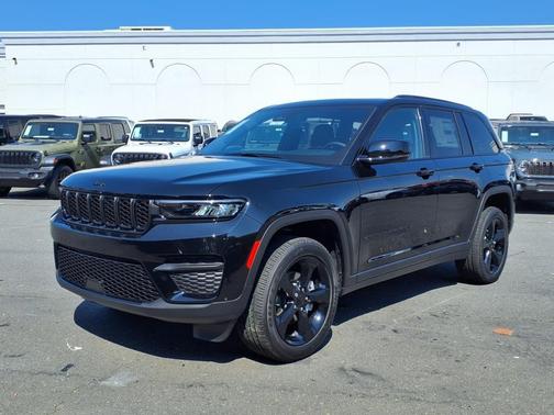 2025 Jeep Grand Cherokee Altitude