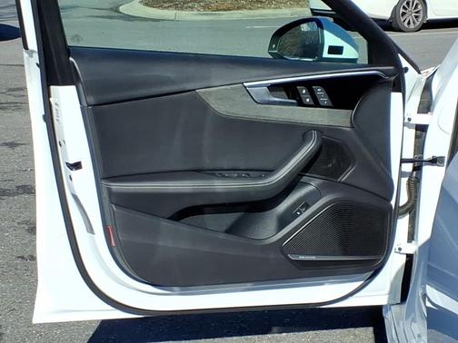 2023 Audi A4 45 S line Premium Plus