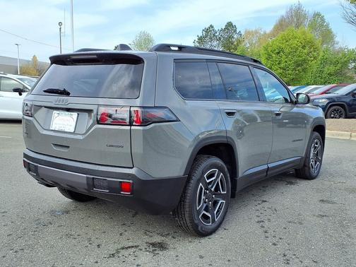 Sting-Gray Clearcoat 2026 Jeep Cherokee Laredo 4x4
