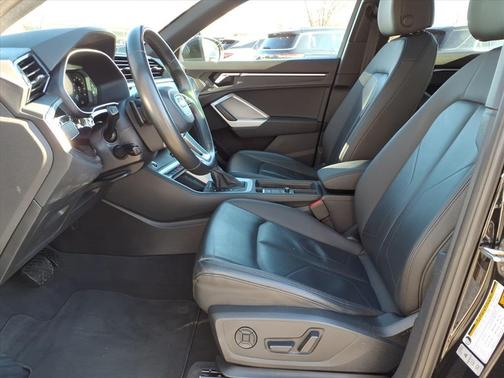 2023 Audi Q3 Premium 45 TFSI S line quattro Tiptronic