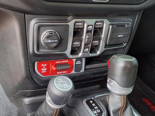 Billet Silver Metallic Clearcoat 2021 Jeep Gladiator Mojave 4x4