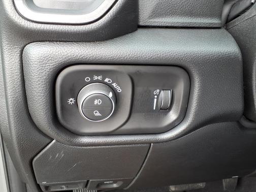 2026 RAM 2500 Black Express Crew Cab 4x4 6'4' Box