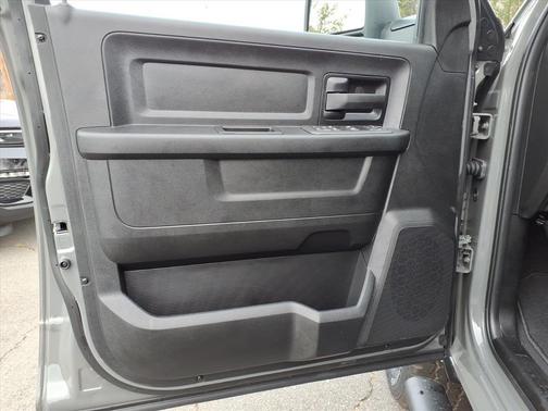 2026 RAM 2500 Black Express Crew Cab 4x4 6'4' Box