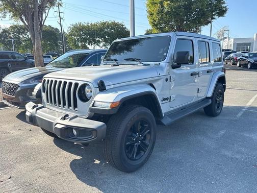2023 Jeep Wrangler 4-Door Sahara Altitude 4x4
