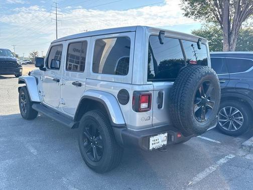 2023 Jeep Wrangler 4-Door Sahara Altitude 4x4