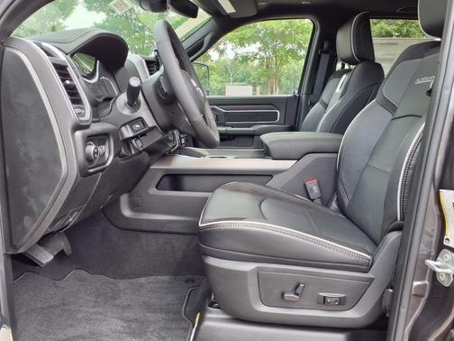 2025 RAM 2500 Laramie Crew Cab 4x4 6'4' Box