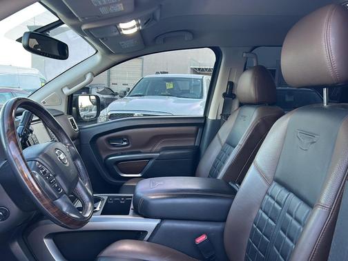 2017 Nissan Titan Platinum Reserve